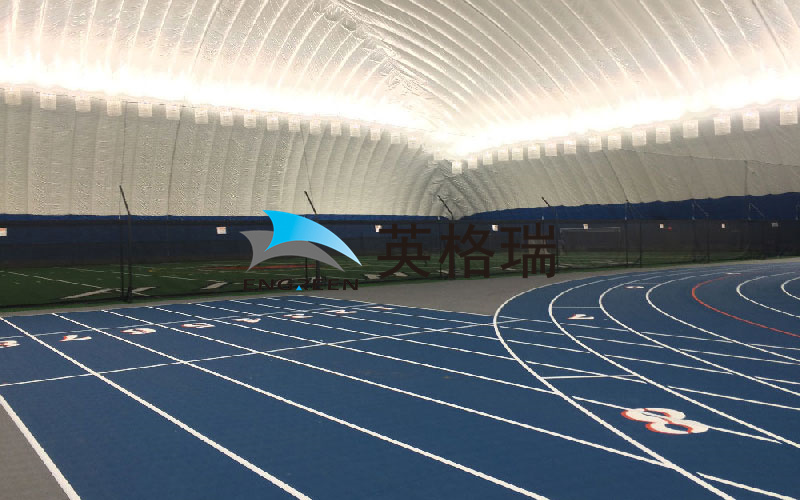 跟傳統體育館相比，新型氣膜體育館在各方面都有著很大的優勢